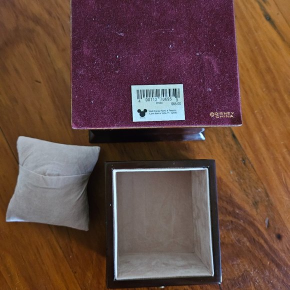 Disney Watch Box - Picture 6 of 7